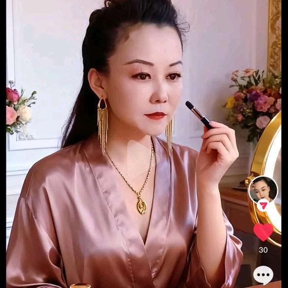 七彩凤凰婚礼主持人秀娟