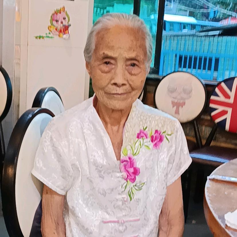88岁白奶奶
