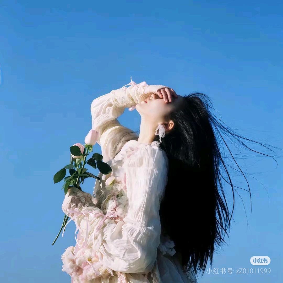 依依