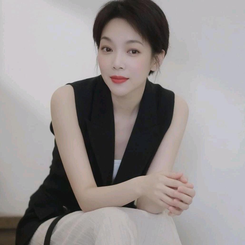 浅笑静听