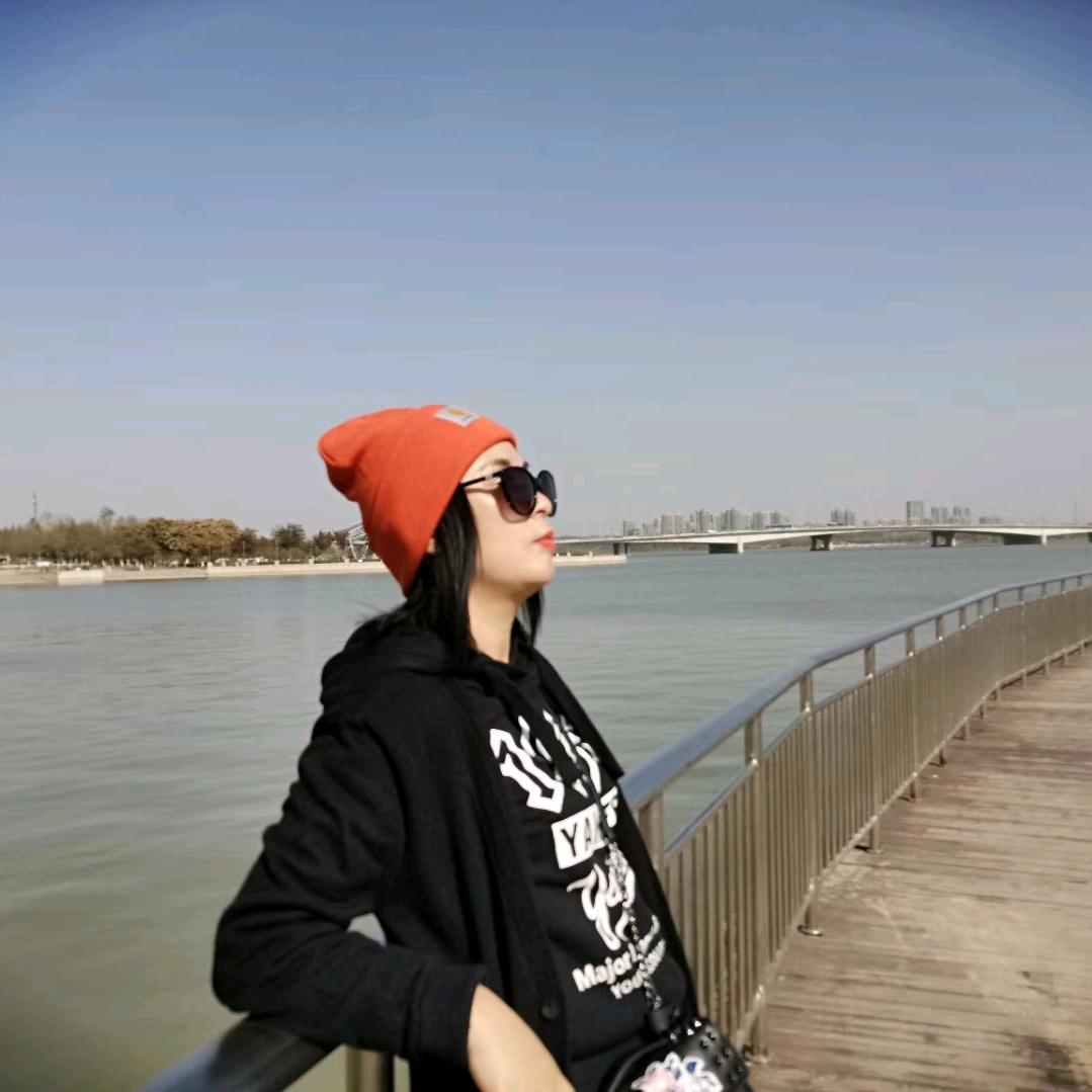 安安童装潮牌店