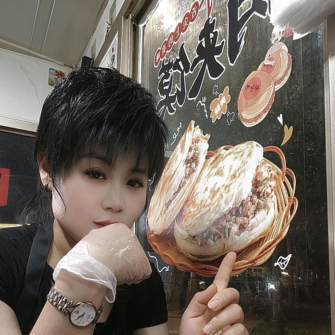 费县媛媛肉夹馍老馄饨