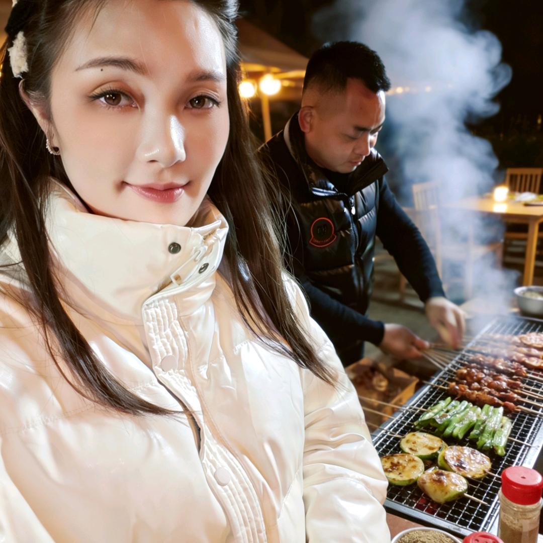 夫妻摆地摊-烧烤