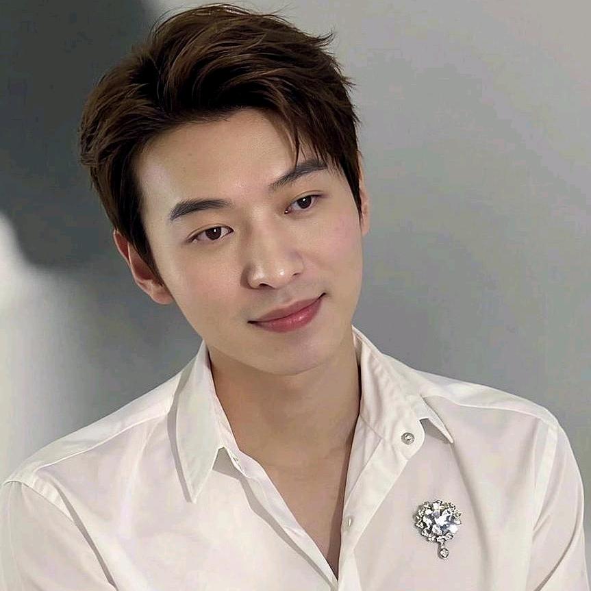 花坪镇蓝梦简艺🐲谭🐲银🐲平🐲