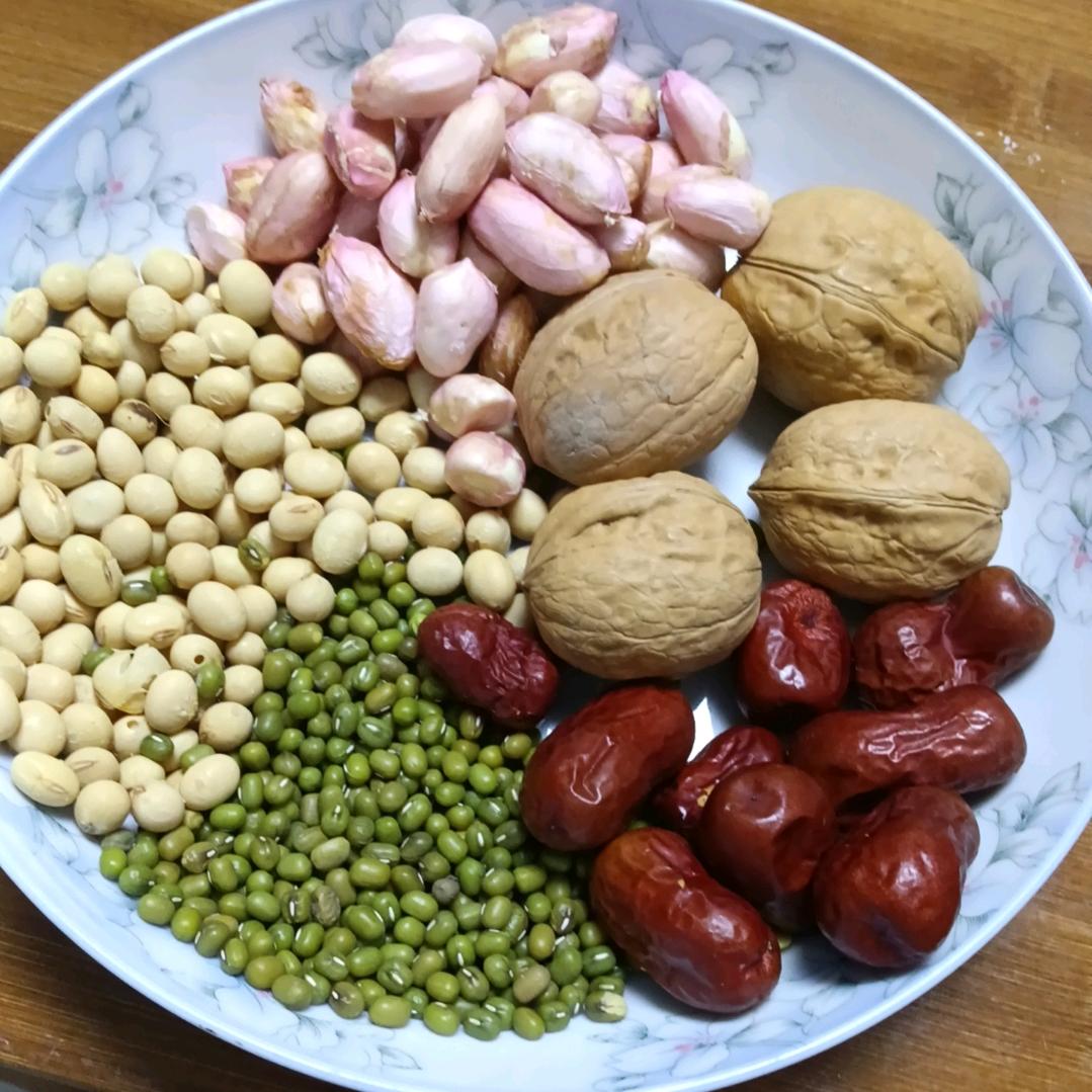 喜欢养小小鸡的…小刘