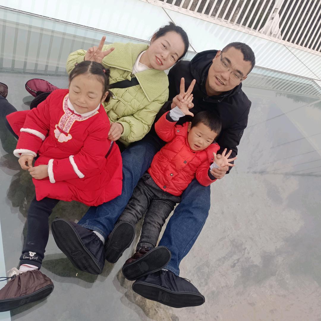 请叫我小熊熊