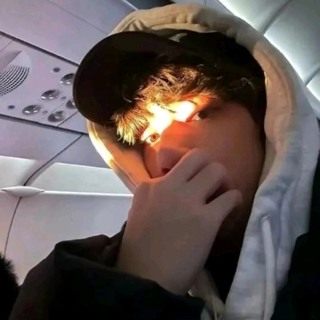 顾凌霄头像