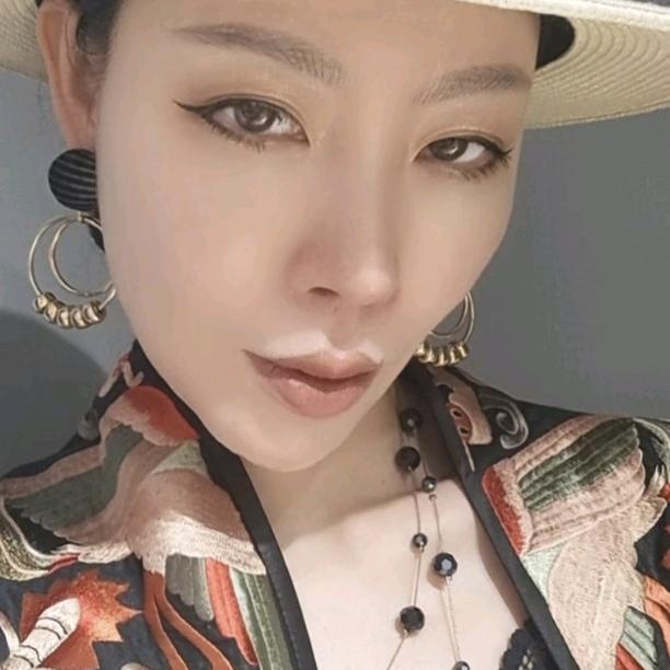 昭通高端服装主理人箐箐