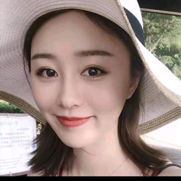 邱莹莹女装小助手