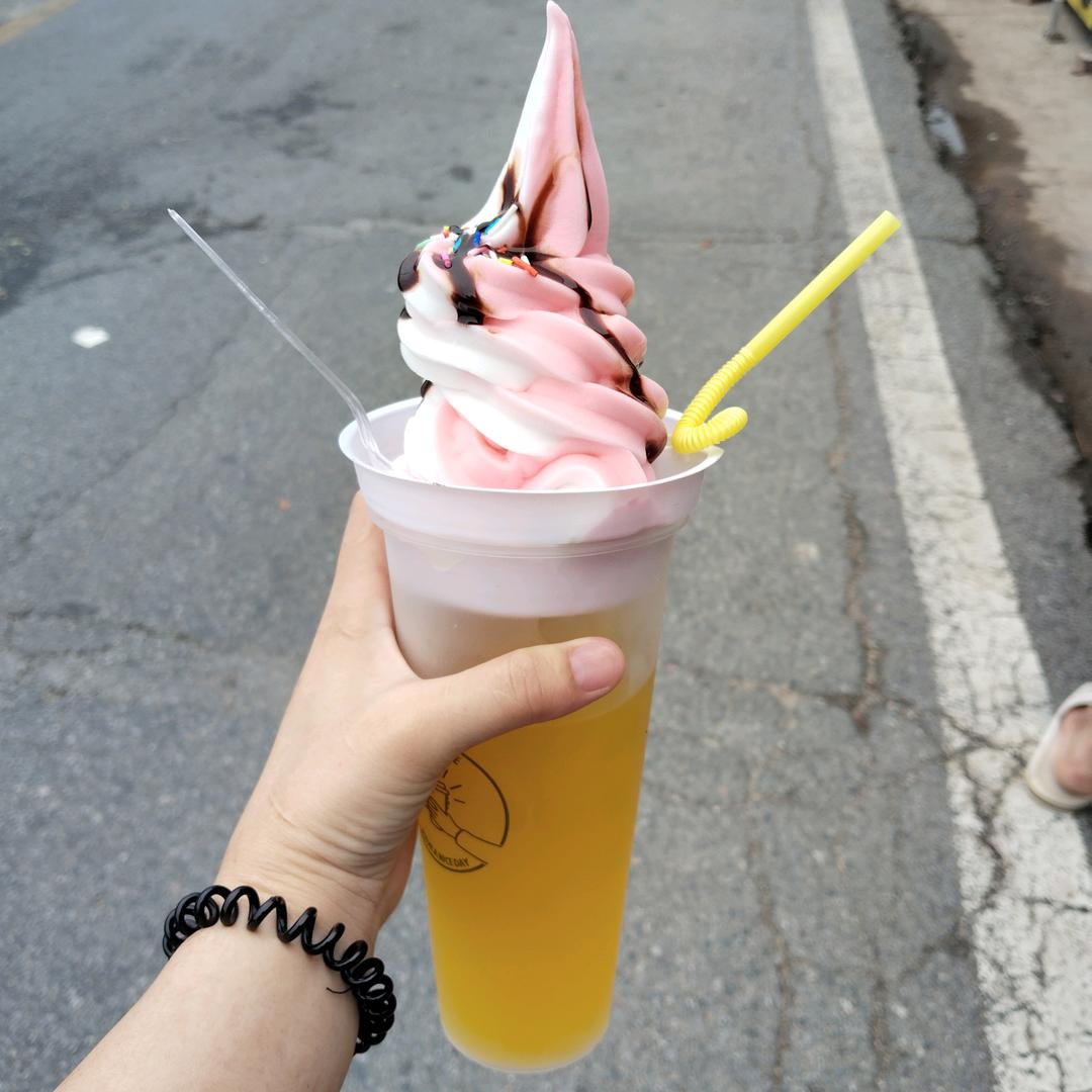 黄小英🇱🇦🇨🇳