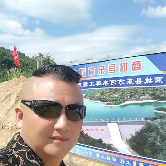 亮哥