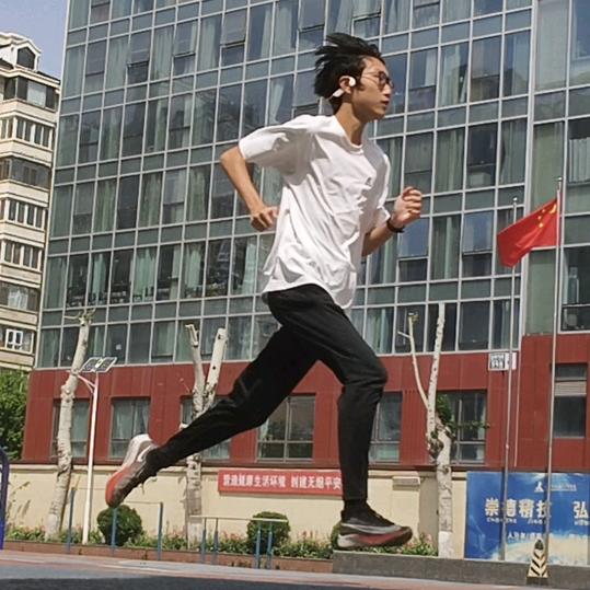 飞奔的阿杰🏃‍♂️🏎️🏔︎