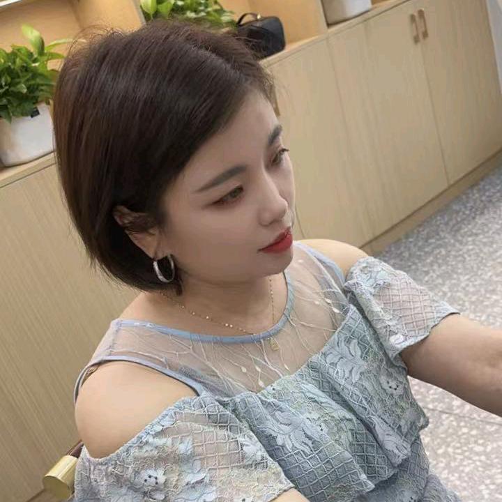 姐的气质你模仿不来。。。