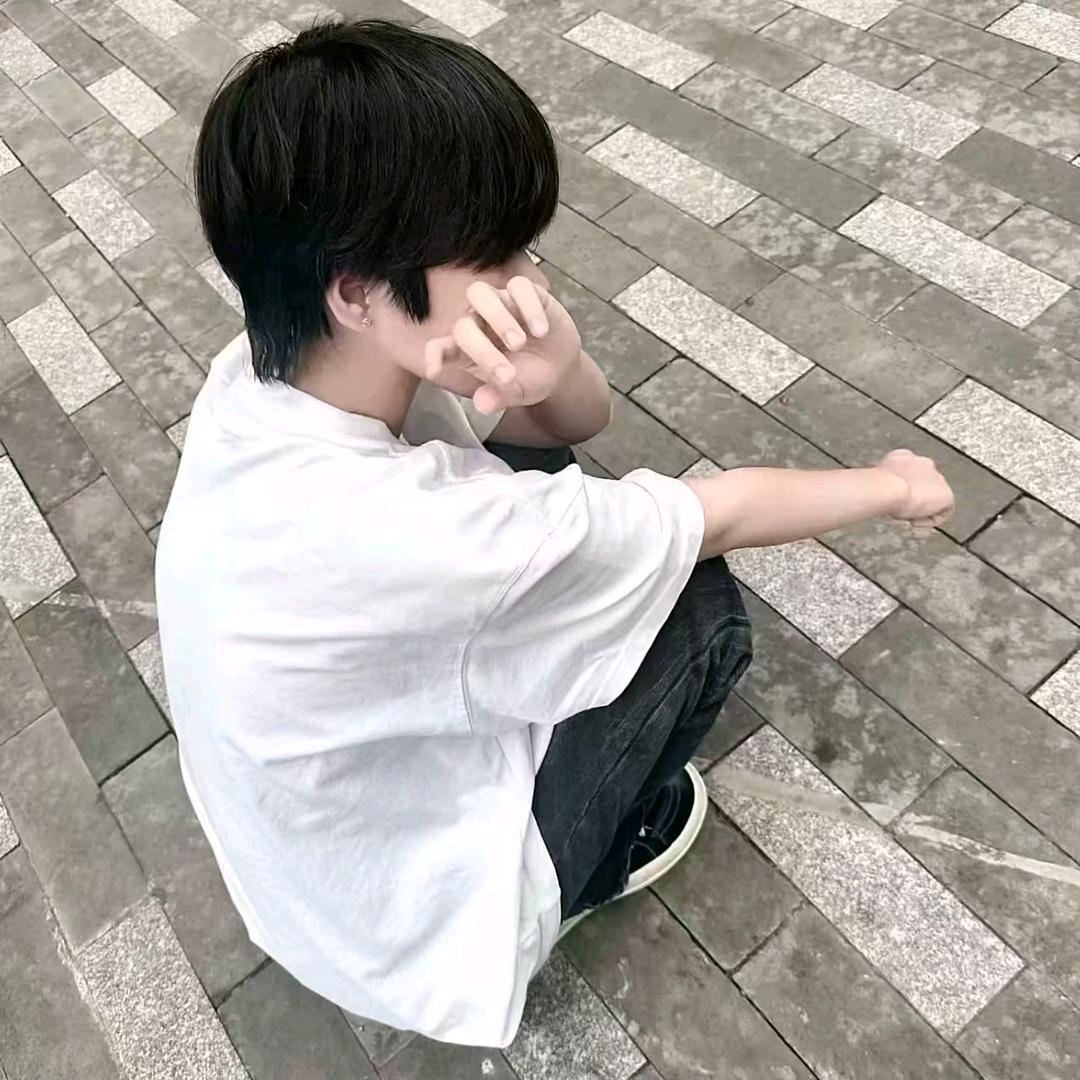 .白.