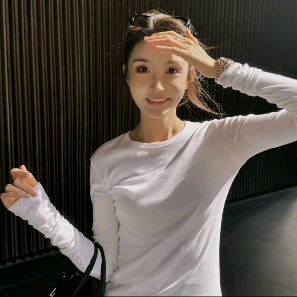 李予诺（穿搭记）