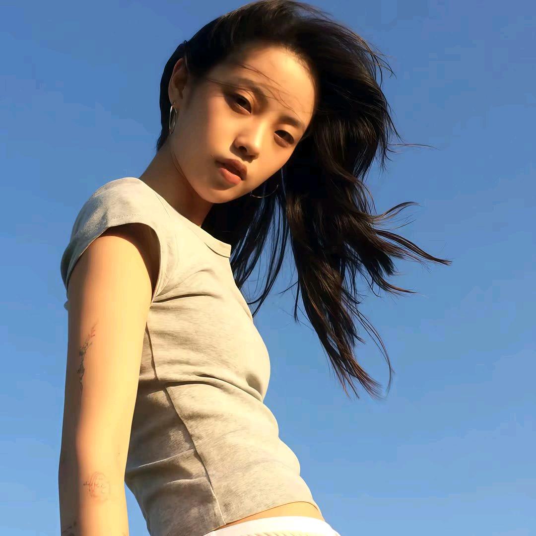 莜子.