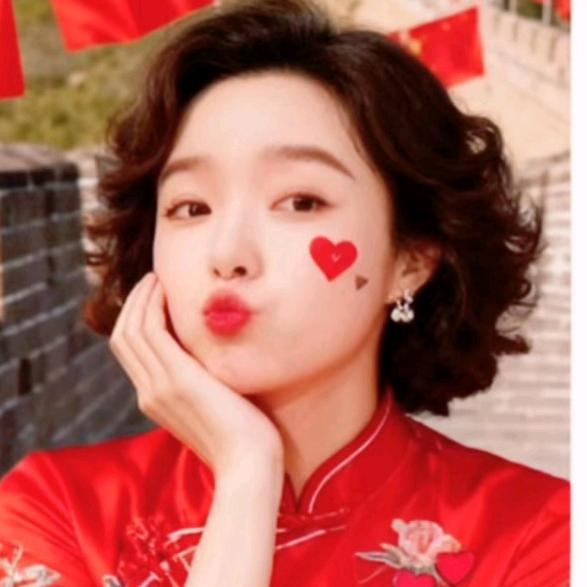 大树下的小女人