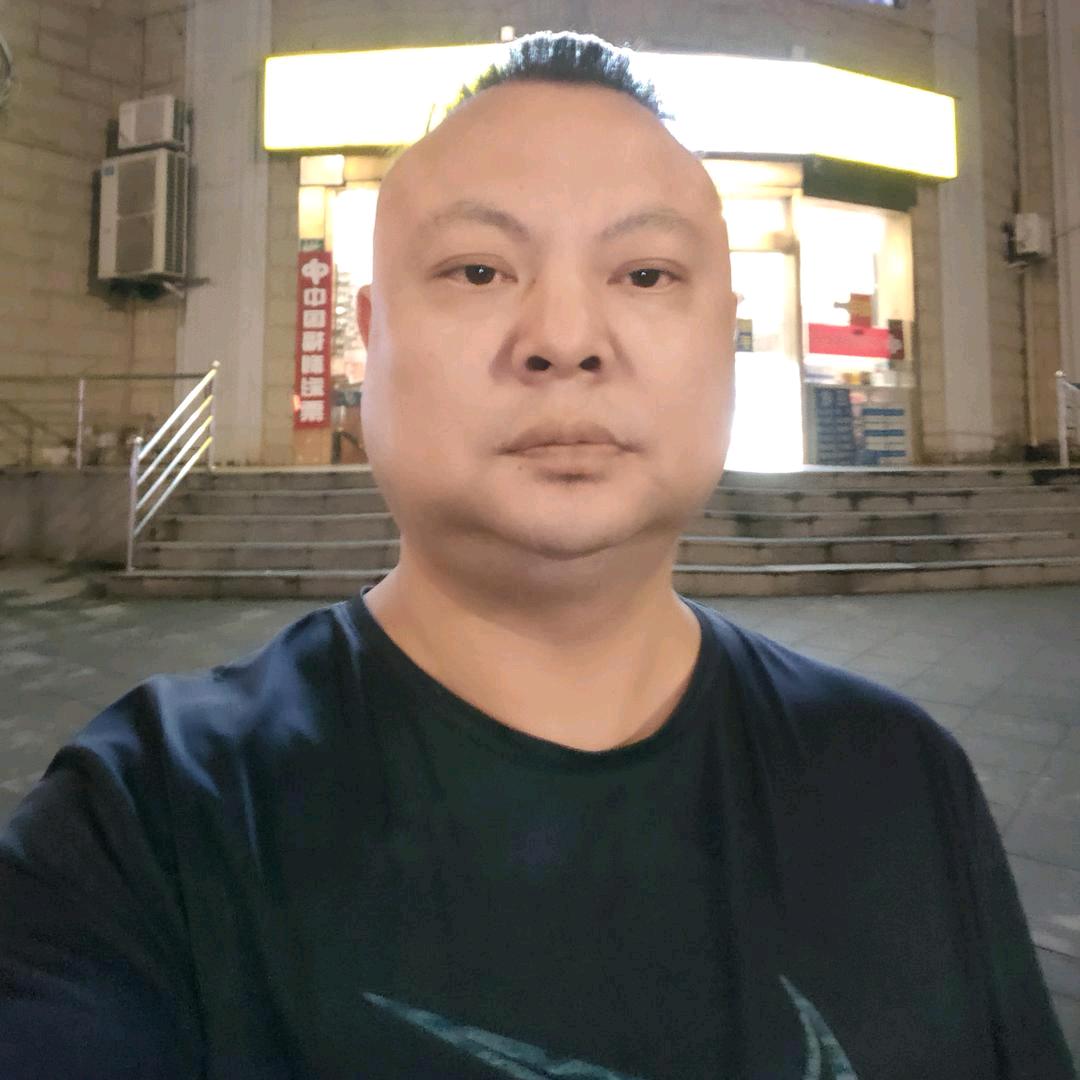 章\章经常打螺丝，