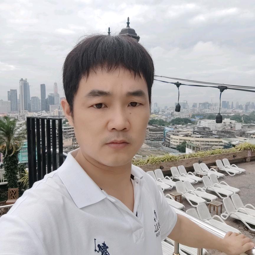 开心的兔子🐰