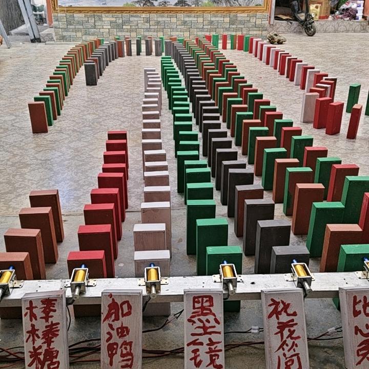 龍哥搬砖