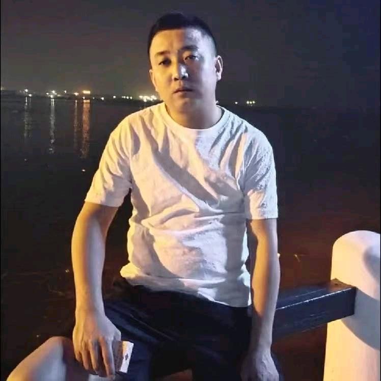 栋