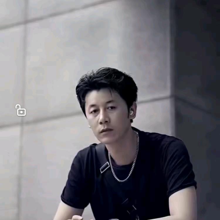 靠谱哥哥音乐馆🎤🎵🎵头像