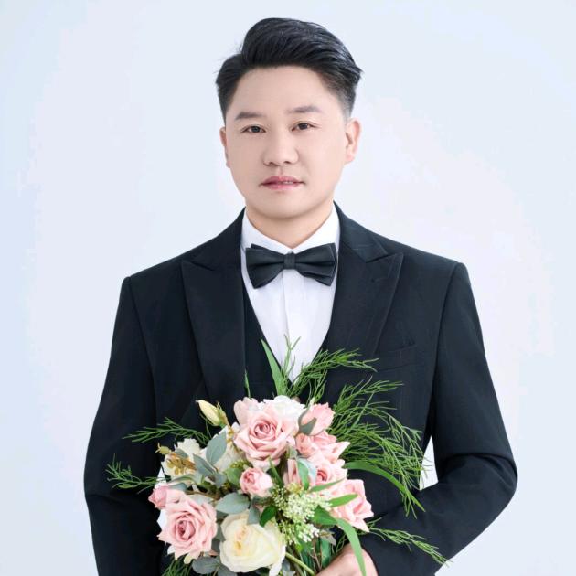 繁星不黯，我亦不离，奉*照