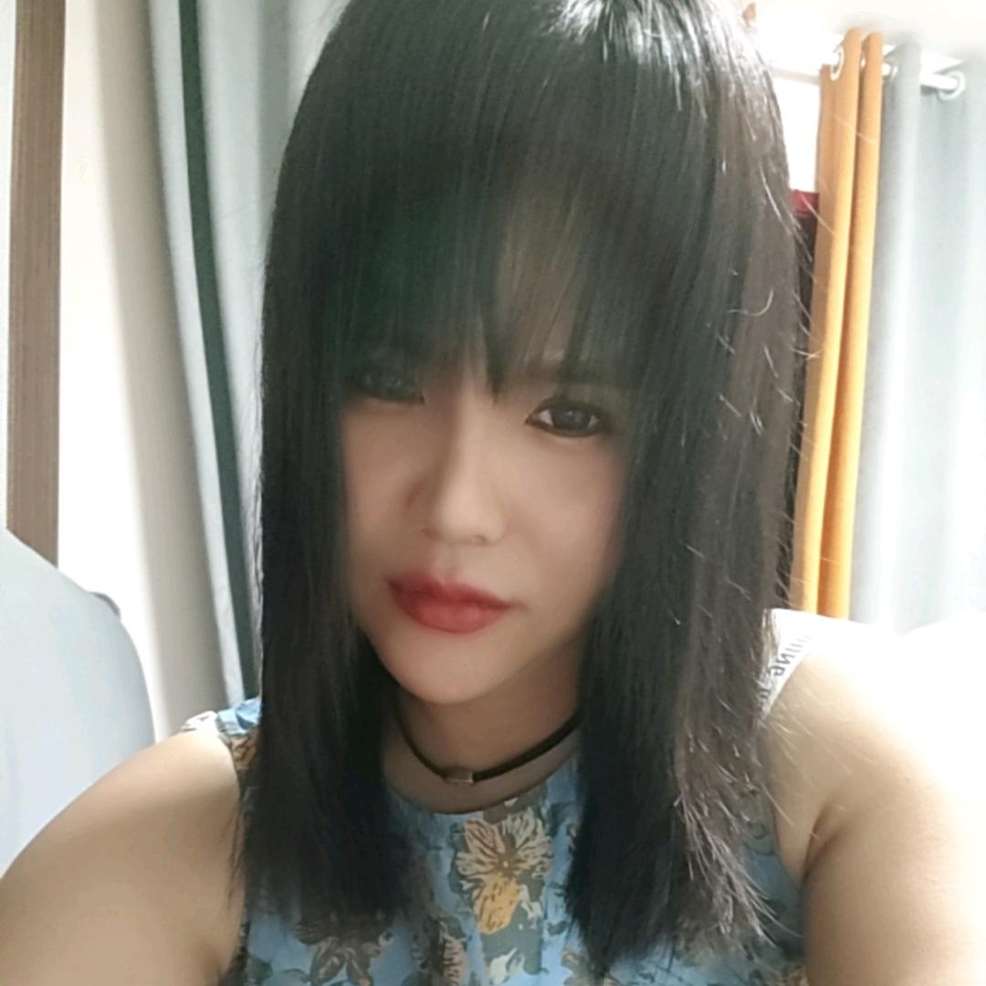 开塔吊的黑妞