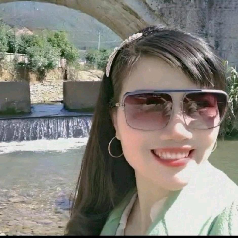 山里有个小卖部