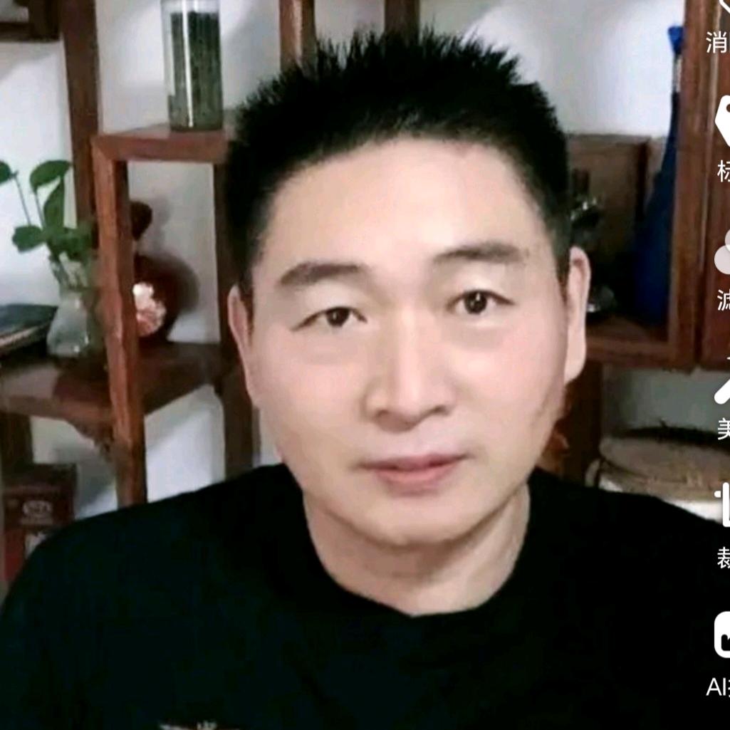 小勇哥.