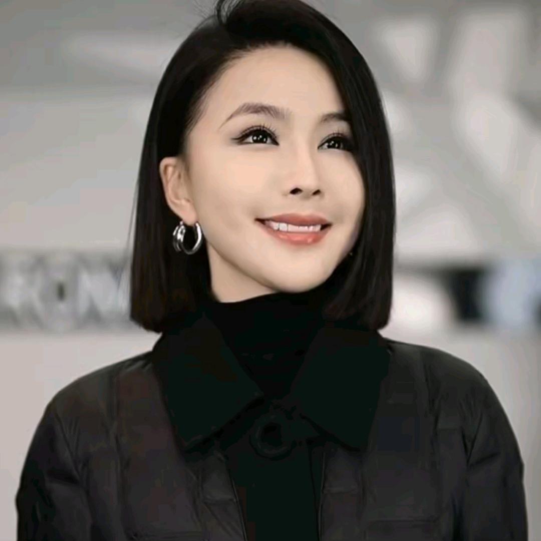 溶溶RONGRONG(精选穿搭）