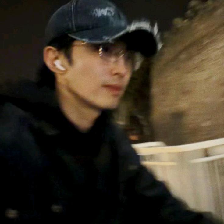 想飞上天和太阳肩并肩～没事儿～