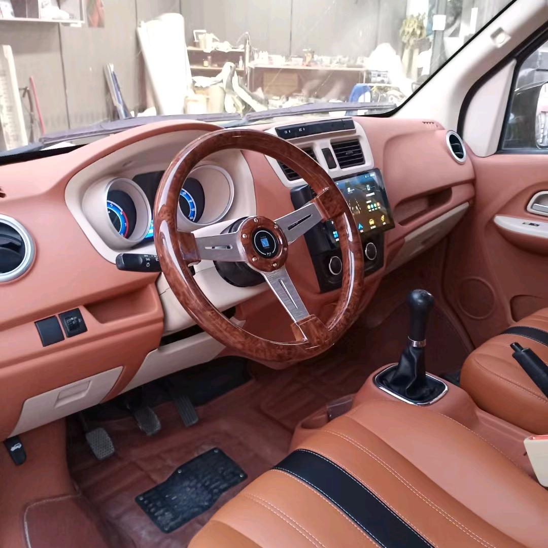 通达真皮座椅   商务车改装