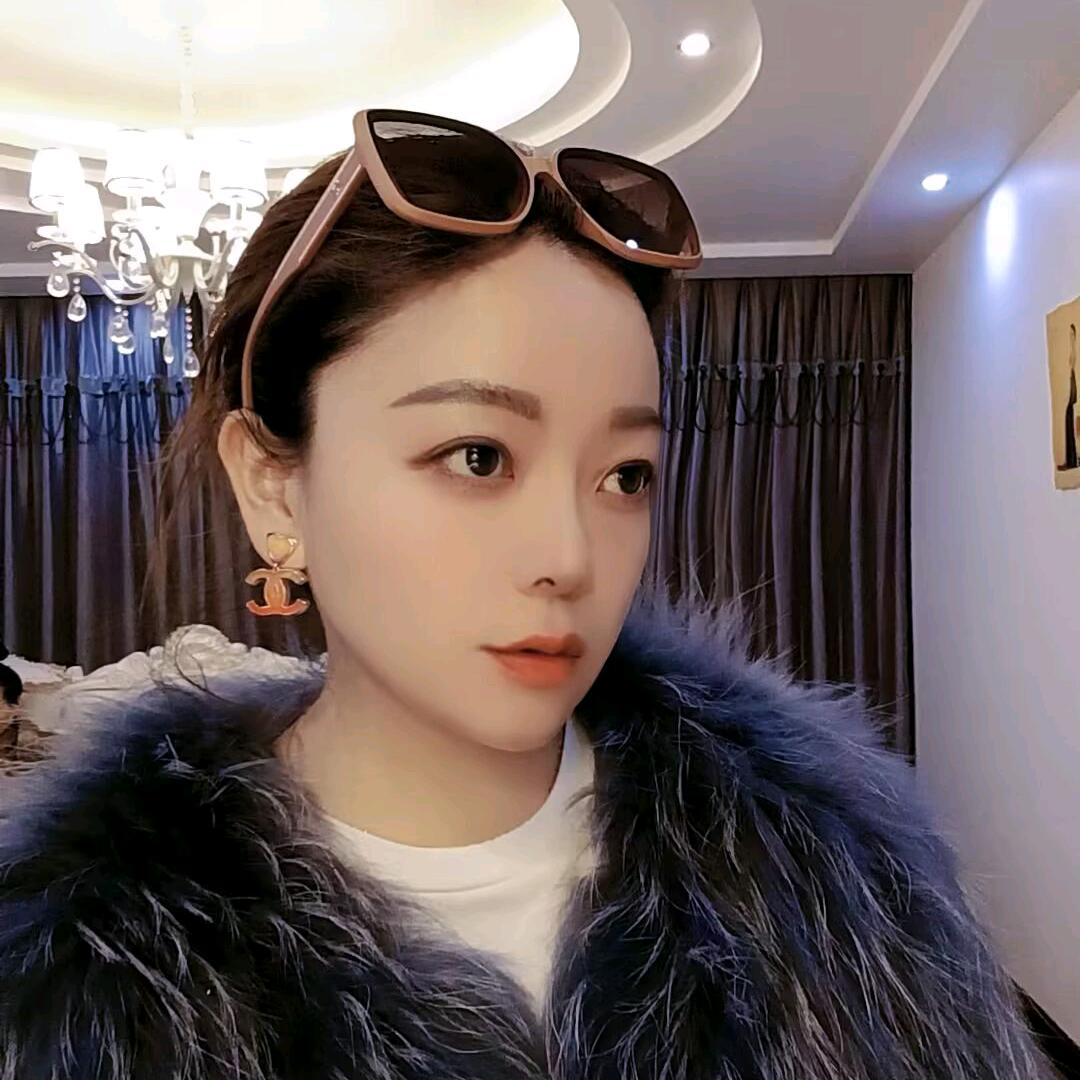 ♥️.  亿小迪。