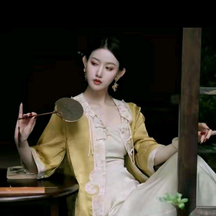 无艳一禾（时尚女装）