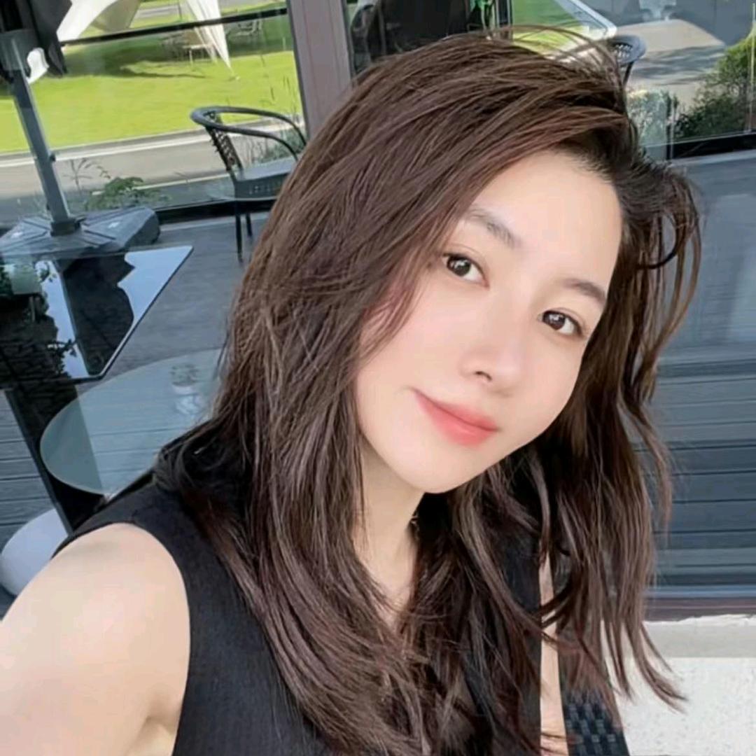 月月不吃鱼女装铺子
