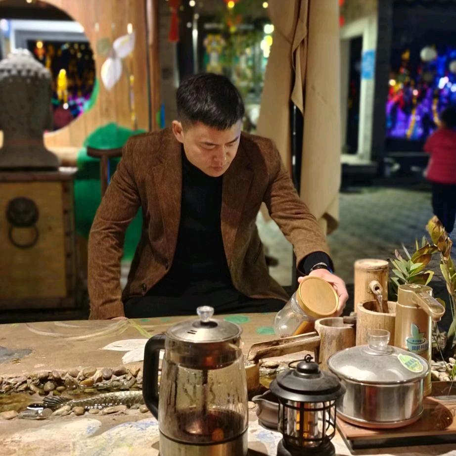 𝐇𝐸_𝐆𝐔𝐈♥