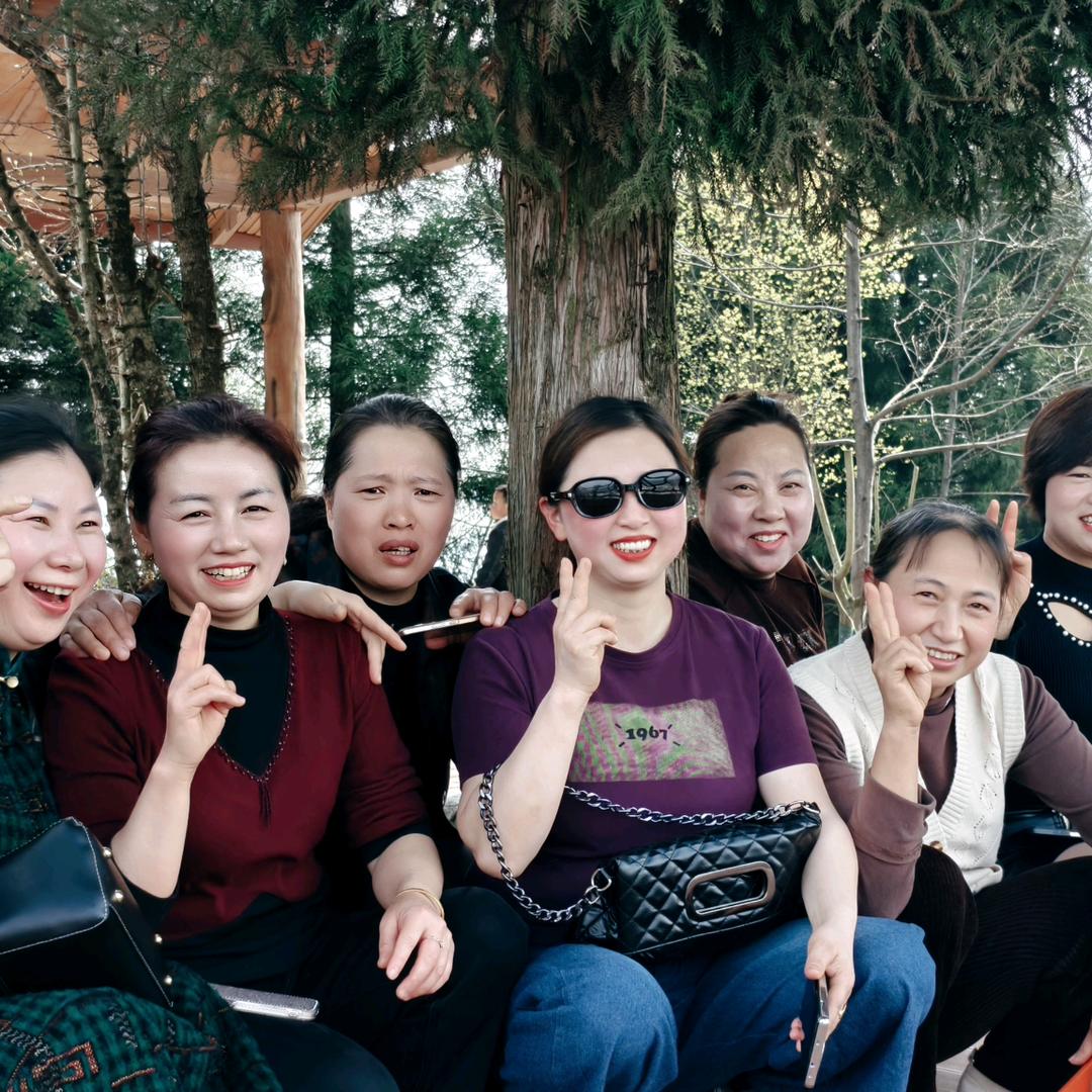 财源滚滚。努力拼搏