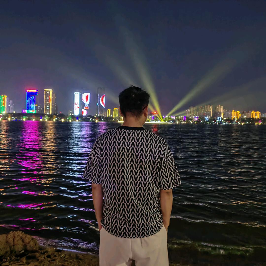 起鼓隆咚锵