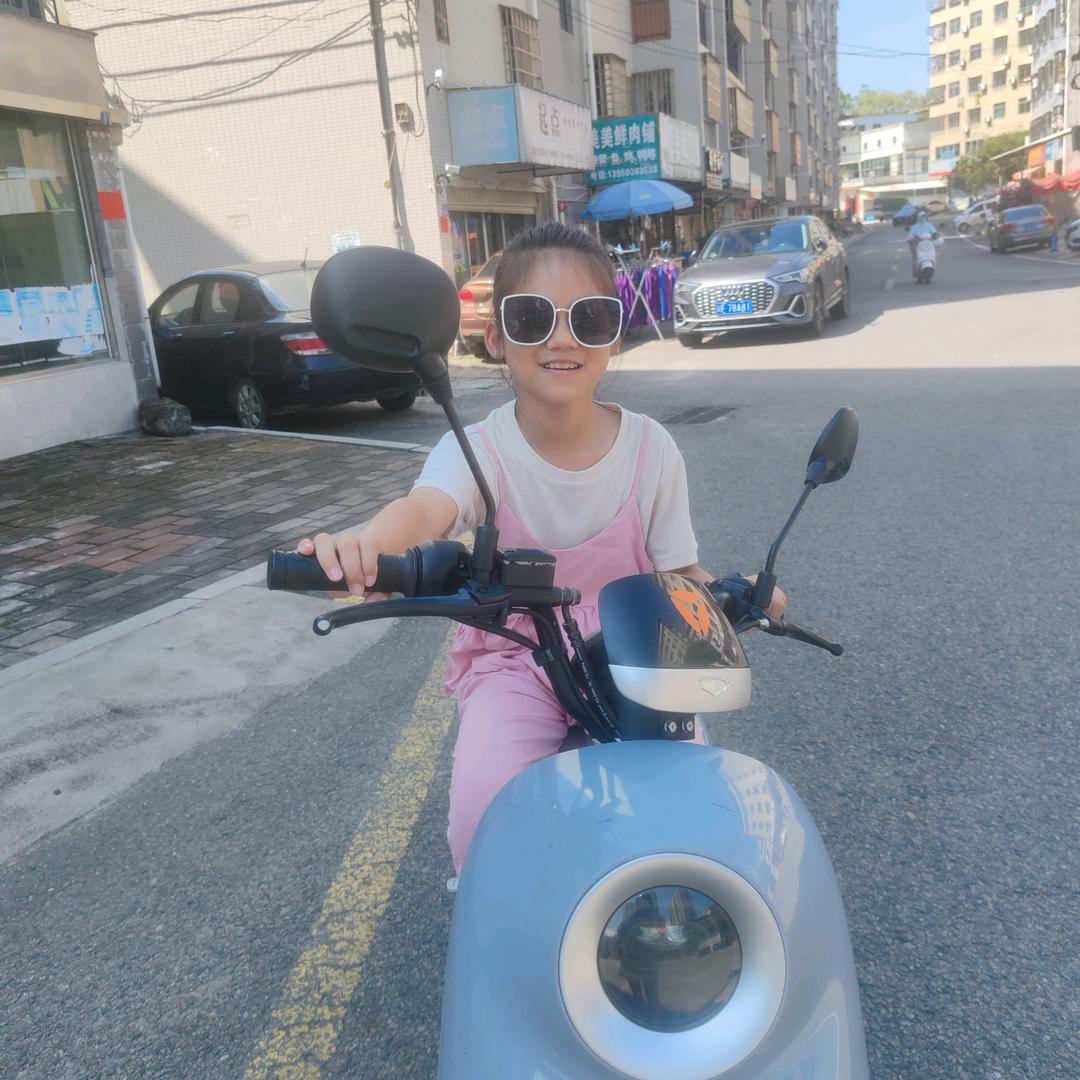 红红（游戏推广）