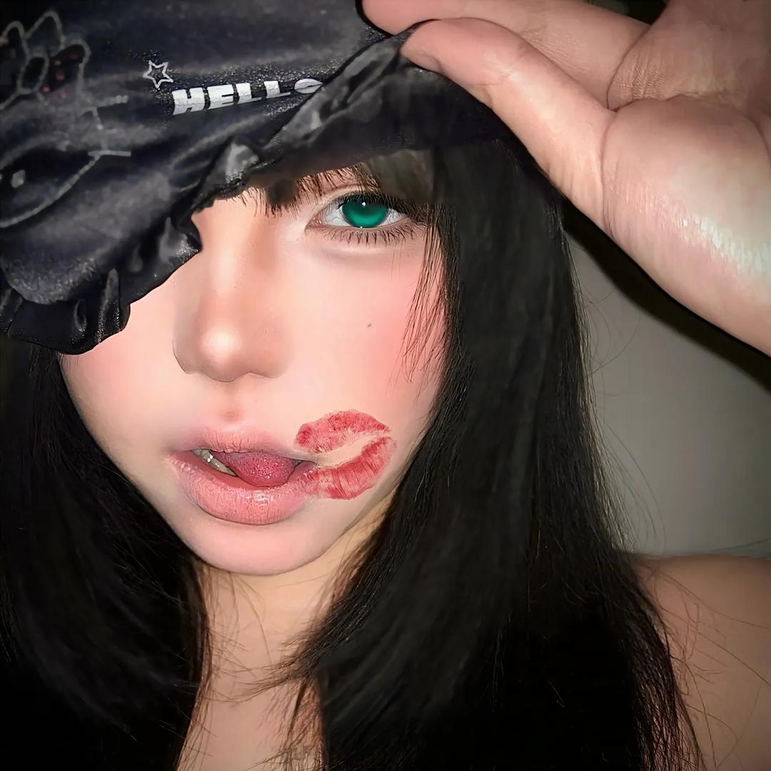 ● ^ ●      🕸️
