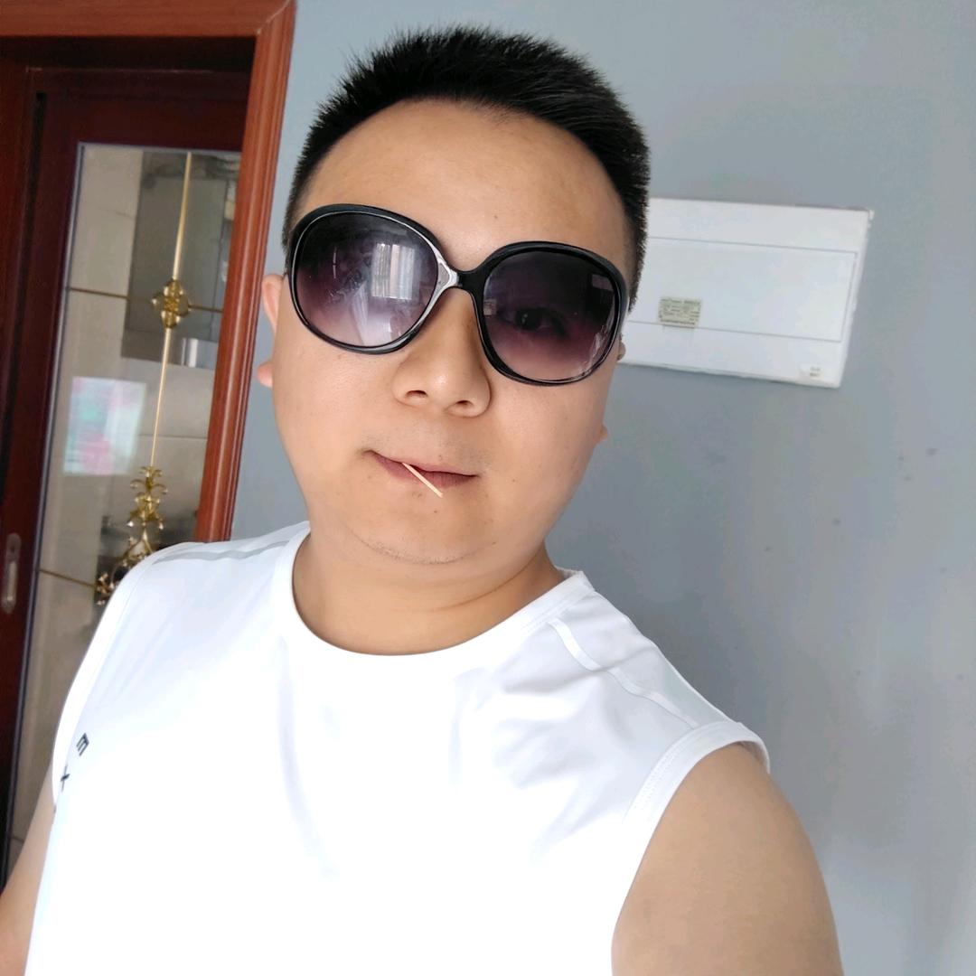 炸毛可乐—小潘