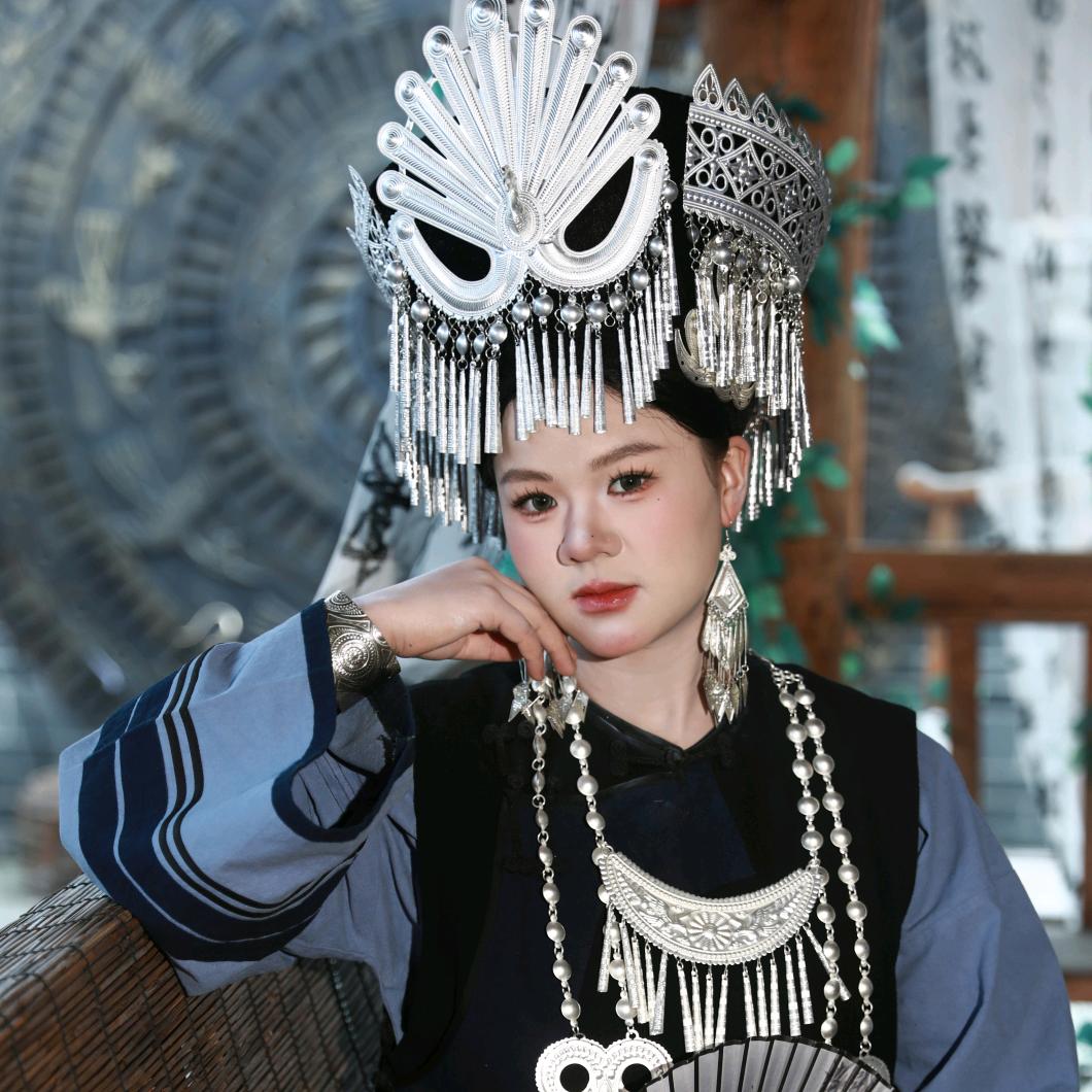 乌蒙彝人（思思）