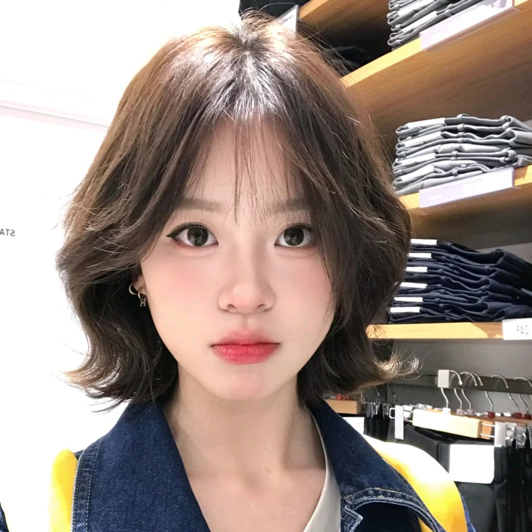 卐