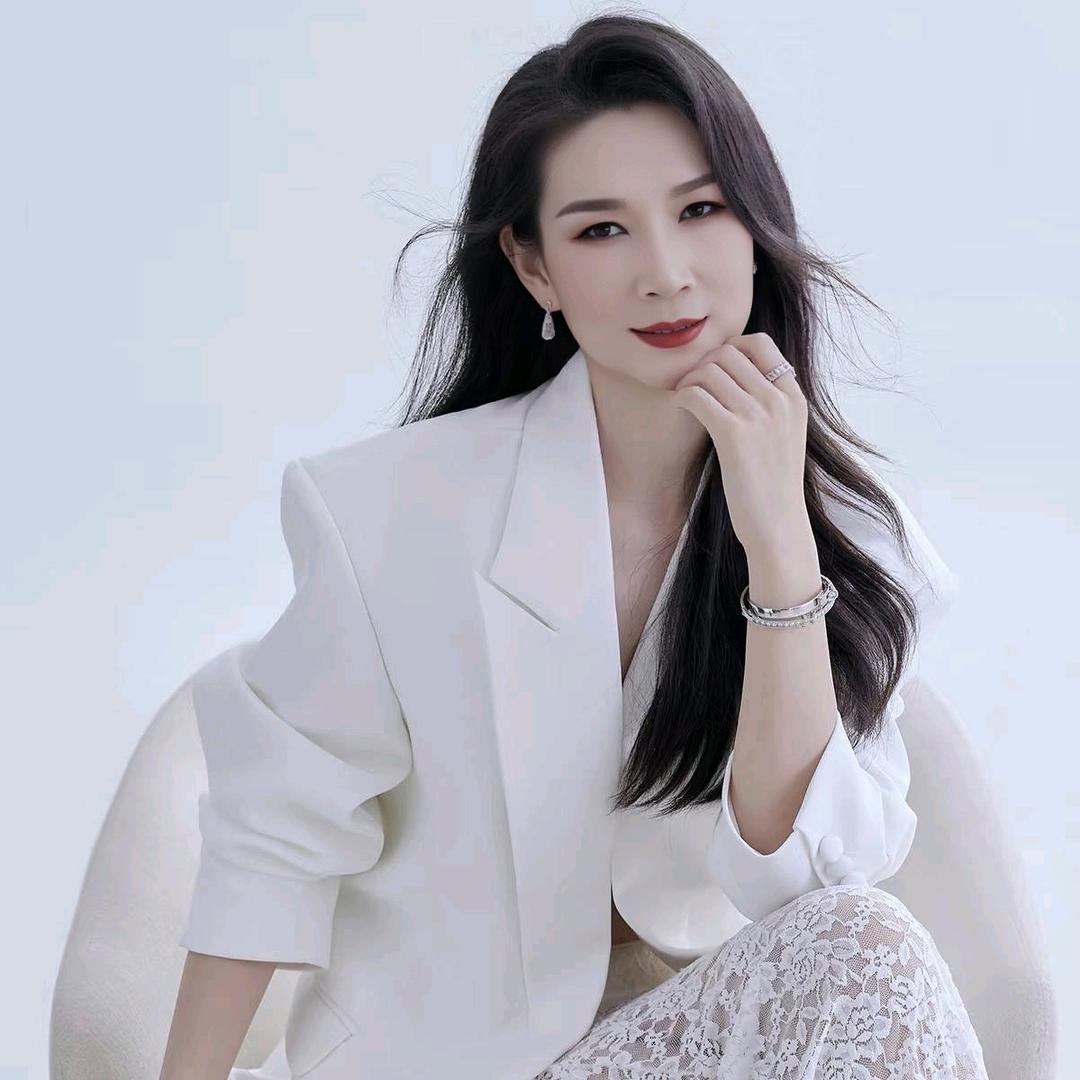 李银华