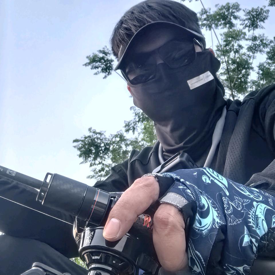 圯上行者☞非洲黄鱼猎手