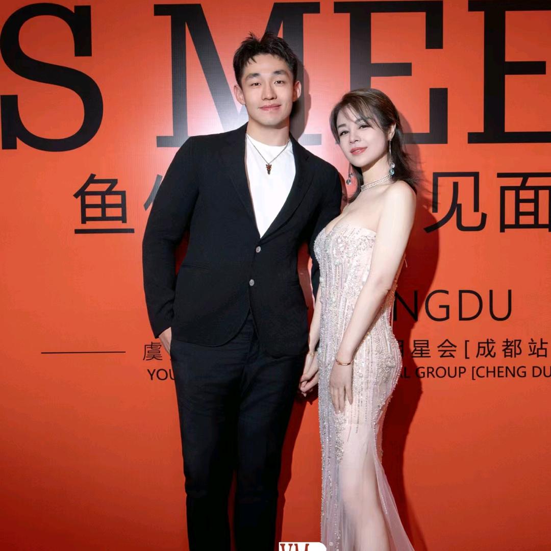 于文红小男友「细狗任任」小号老6