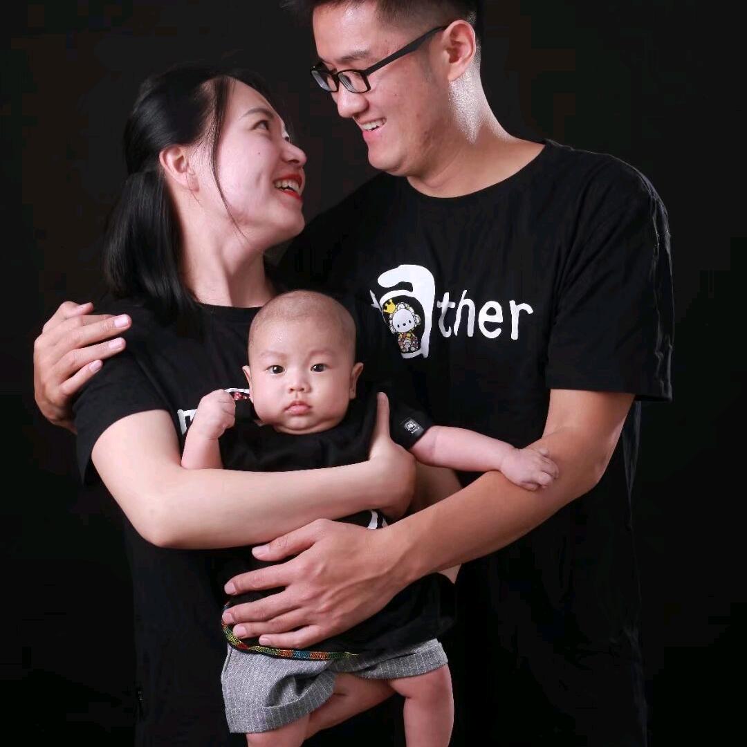 大脸妹与崽崽