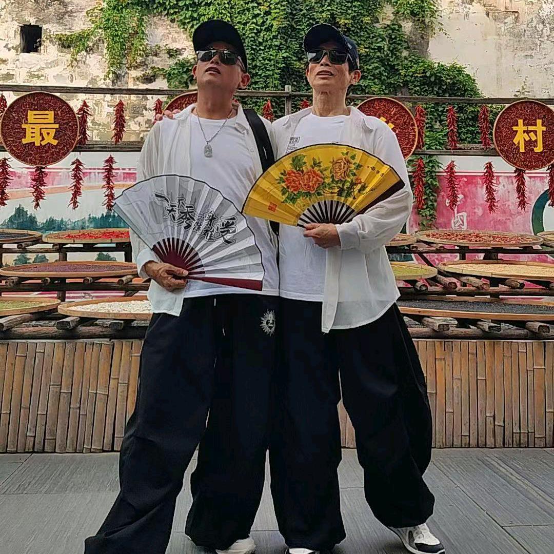 曳舞戴树林，德兴阳光炫舞团。