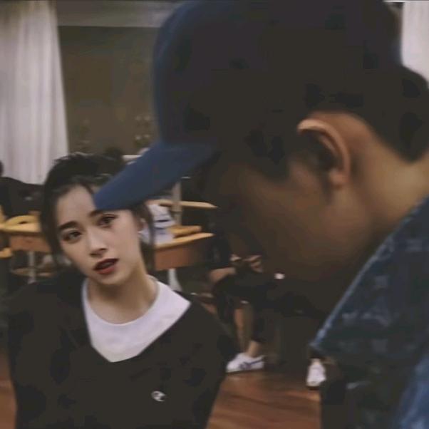 韩- -